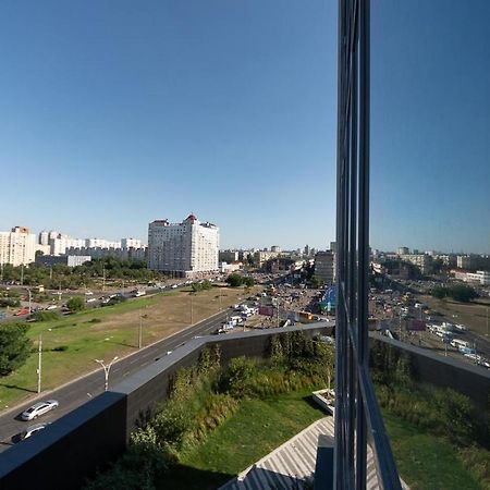 Stylish Panoramic Apartments. Smartplaza. Metro Minskaya キエフ エクステリア 写真