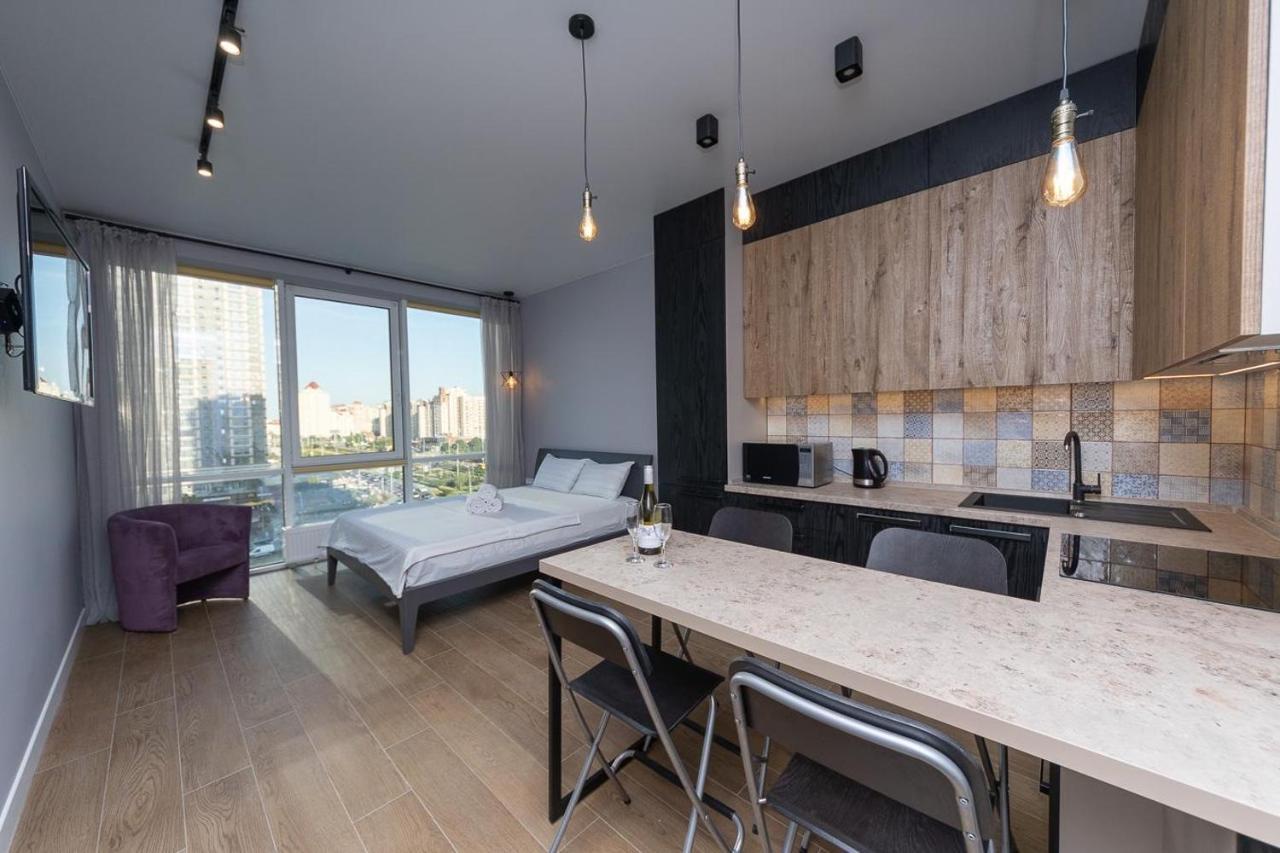 Stylish Panoramic Apartments. Smartplaza. Metro Minskaya キエフ エクステリア 写真