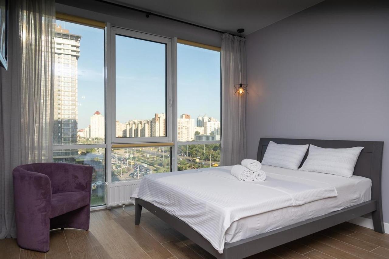 Stylish Panoramic Apartments. Smartplaza. Metro Minskaya キエフ エクステリア 写真