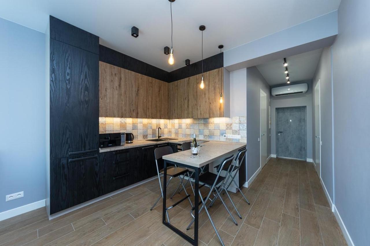 Stylish Panoramic Apartments. Smartplaza. Metro Minskaya キエフ エクステリア 写真