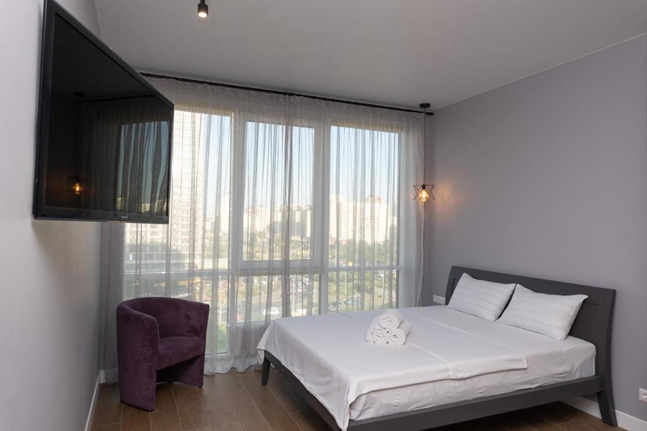 Stylish Panoramic Apartments. Smartplaza. Metro Minskaya キエフ エクステリア 写真