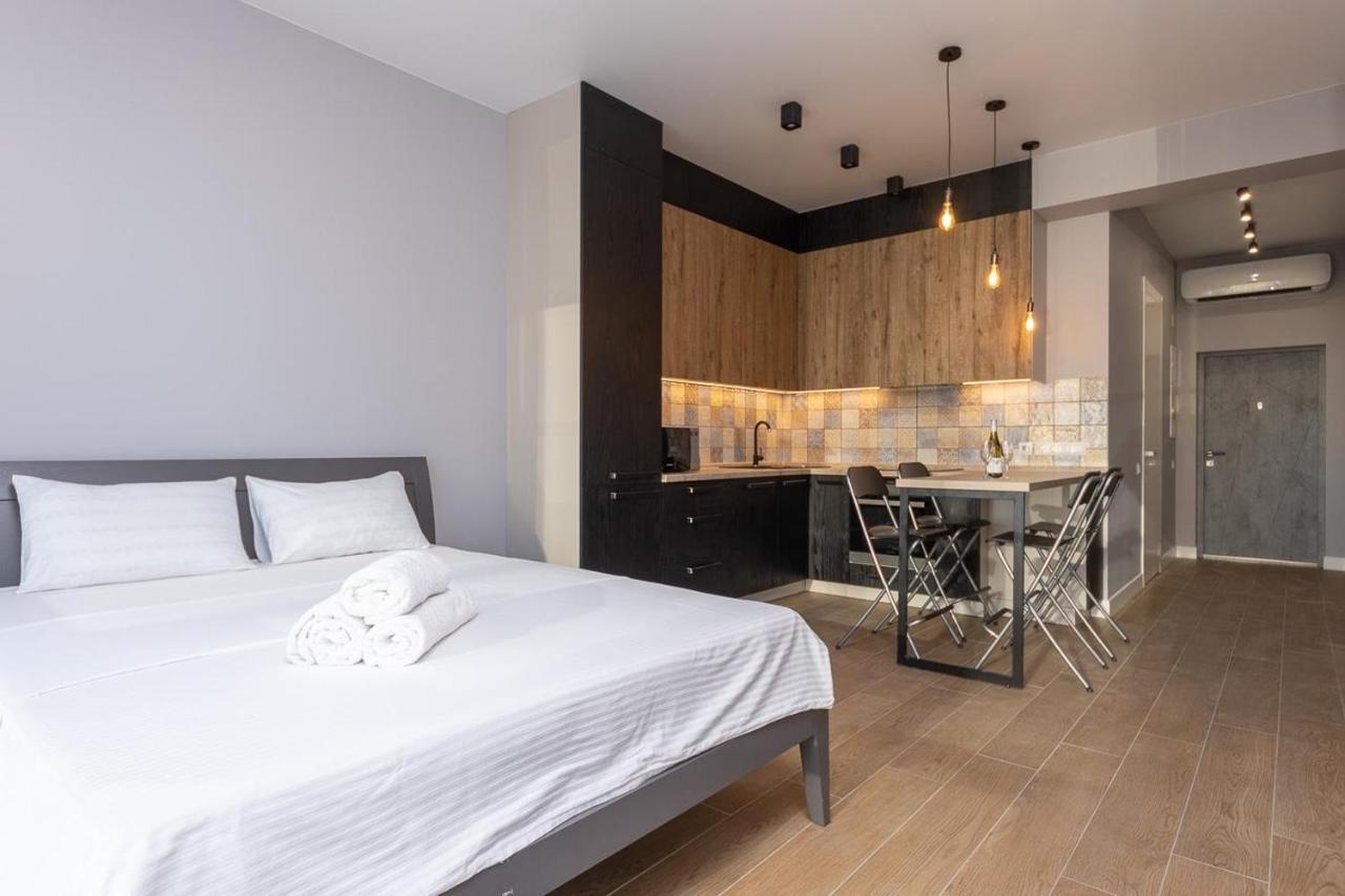 Stylish Panoramic Apartments. Smartplaza. Metro Minskaya キエフ エクステリア 写真