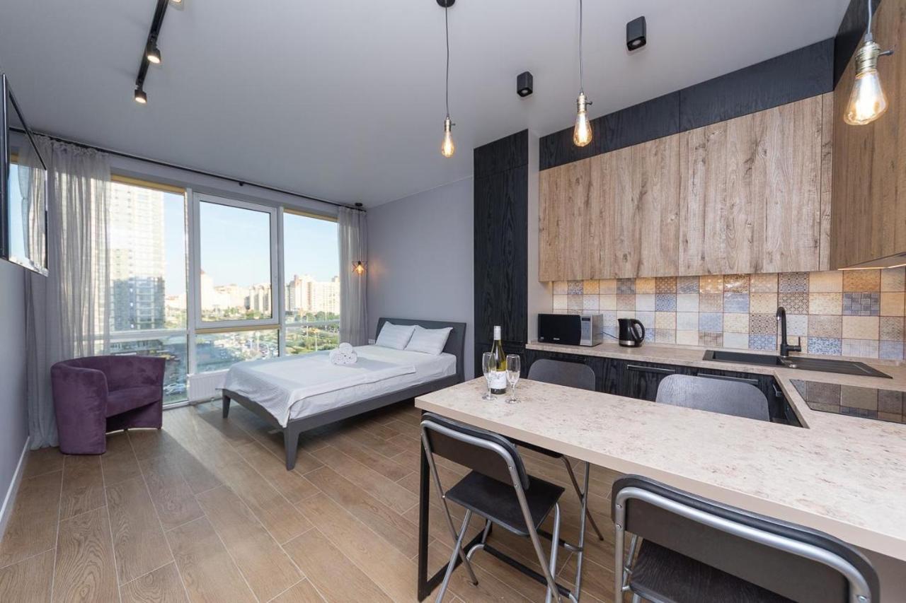Stylish Panoramic Apartments. Smartplaza. Metro Minskaya キエフ エクステリア 写真