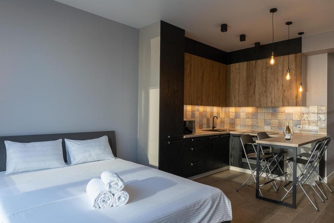 Stylish Panoramic Apartments. Smartplaza. Metro Minskaya キエフ エクステリア 写真